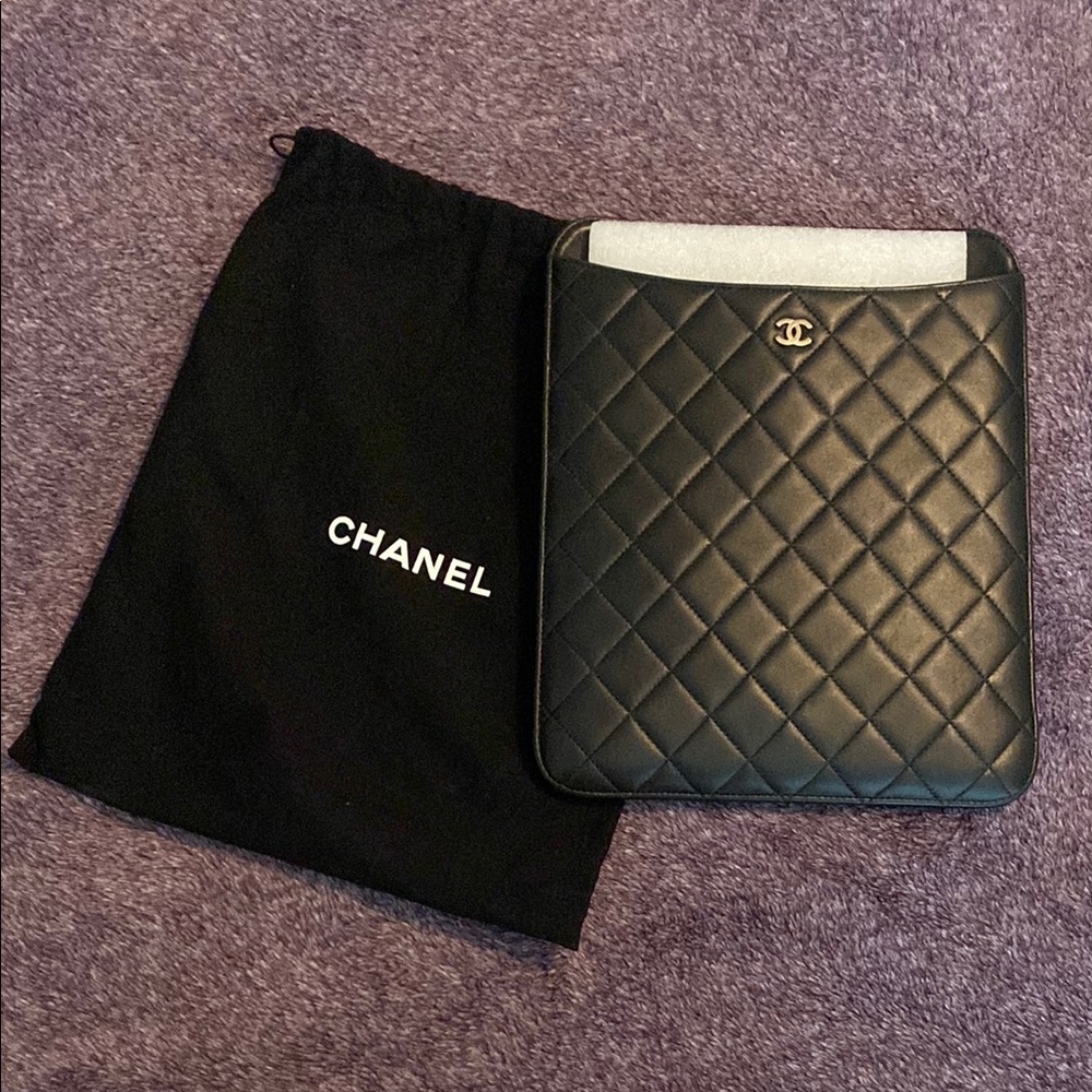 SALE❗️Authentic CHANEL Lambskin IPad Black Case
